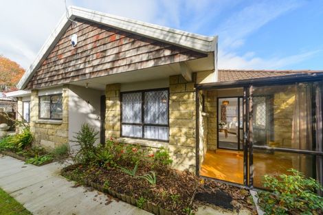 Photo of property in 45 Manapouri Crescent, Hokowhitu, Palmerston North, 4410