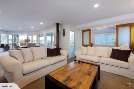 Photo of property in 4 Ellangowan Road, Waiake, Auckland, 0630