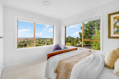 Photo of property in 611b Glenfield Road, Totara Vale, Auckland, 0629