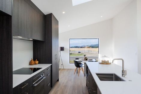 Photo of property in 75 Atlantic Drive, Fitzherbert, Palmerston North, 4410