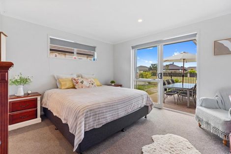 Photo of property in 8 Naeo Close, Papamoa Beach, Papamoa, 3118