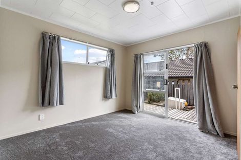 Photo of property in 71 Sikkim Crescent, Clover Park, Auckland, 2019