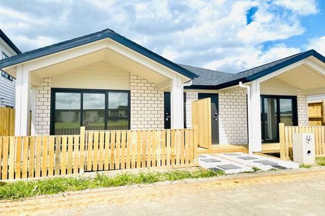 Photo of property in 22 Rorotu Avenue, Karaka, Papakura, 2113