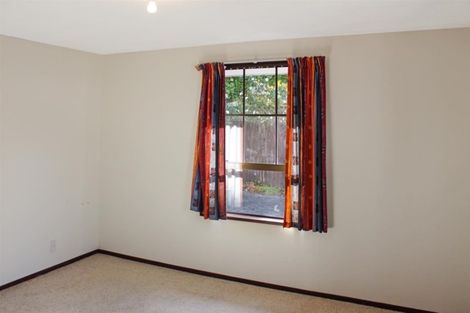 Photo of property in 48 Bellingham Place, Avonhead, Christchurch, 8042