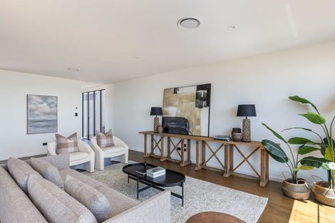 Photo of property in 10a Whiteley Street, Moturoa, New Plymouth, 4310