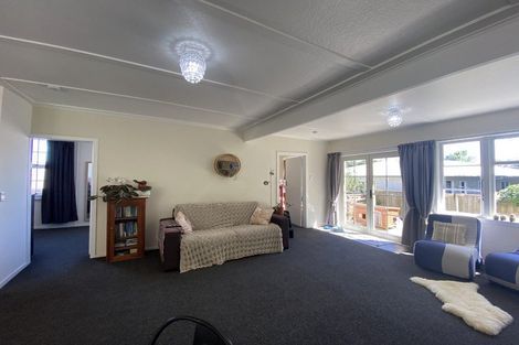 Photo of property in 110a Cook Street, Marfell, New Plymouth, 4310