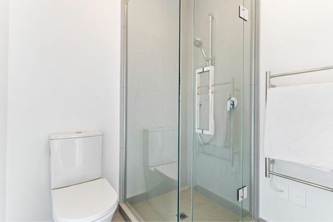 Photo of property in 6/82 East Coast Road, Milford, Auckland, 0620