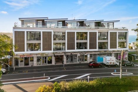 Photo of property in 6/585g Beach Road, Rothesay Bay, Auckland, 0630