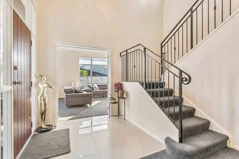 Photo of property in 10 Briar Vale Place, Flat Bush, Auckland, 2016