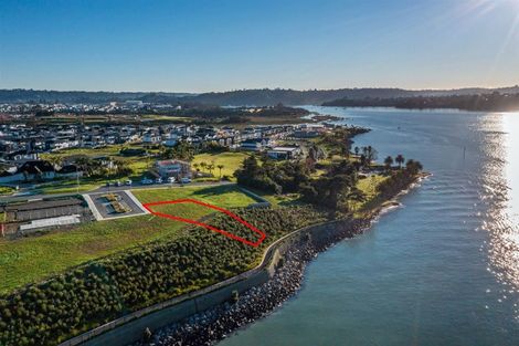 Photo of property in 6 Turbine Way, Hobsonville, 0616
