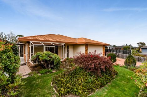 Photo of property in 1/9 Waiwera Place, Merrilands, New Plymouth, 4312