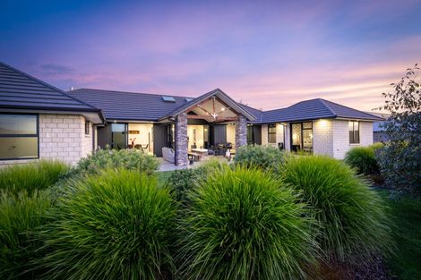 Photo of property in 86 Sunline Drive, Cambridge, 3432