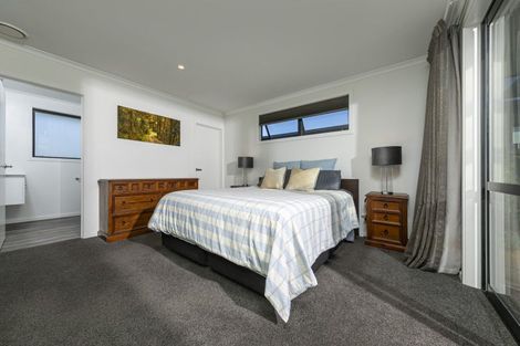 Photo of property in 73 Frye Crescent, Albert Town, Wanaka, 9305