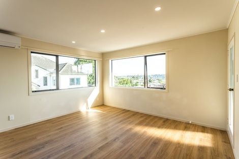 Photo of property in 2/2 Frost Road, Mount Roskill, Auckland, 1041