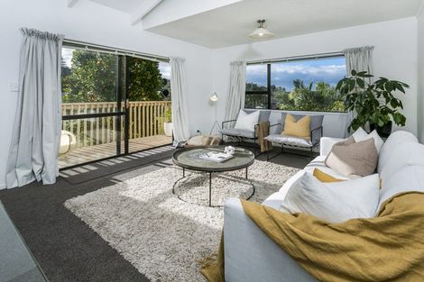 Photo of property in 1/14 Greenvalley Rise, Glenfield, Auckland, 0629