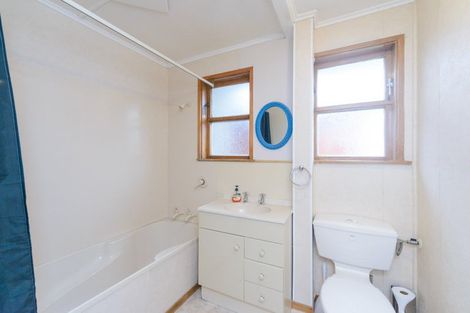 Photo of property in 33 Andrew Avenue, Roslyn, Palmerston North, 4414