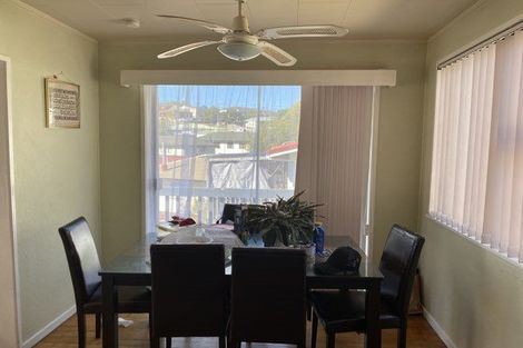 Photo of property in 1/17 Powrie Street, Glenfield, Auckland, 0629