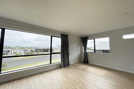 Photo of property in 35 Symes Drive, Red Beach, 0932