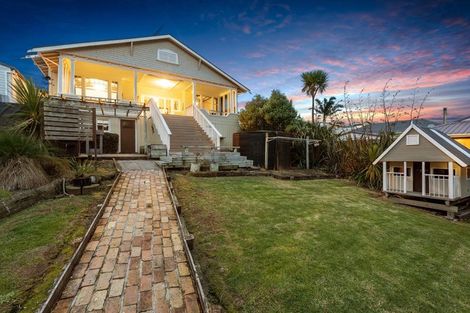 Photo of property in 23a Shakespear Road, Army Bay, Whangaparaoa, 0930