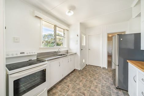 Photo of property in 25 Sievers Grove, Cannons Creek, Porirua, 5024