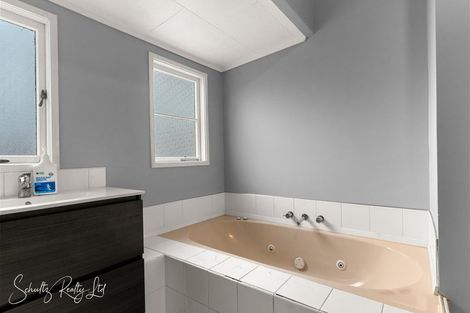 Photo of property in 5 Griffin Road, Maungaturoto, 0520