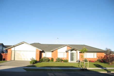 Photo of property in 6 Belfry Place, Wattle Downs, Auckland, 2103