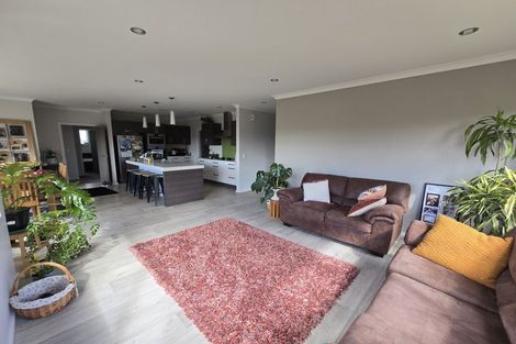 Photo of property in 116 Endeavour Drive, Whitby, Porirua, 5024