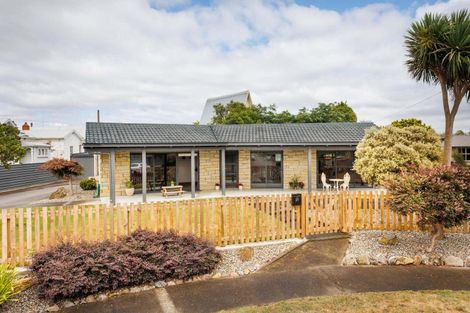 Photo of property in 21 Sutherland Crescent, Westbrook, Palmerston North, 4412