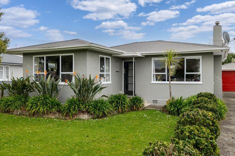 Photo of property in 4 Eton Place, Terrace End, Palmerston North, 4410