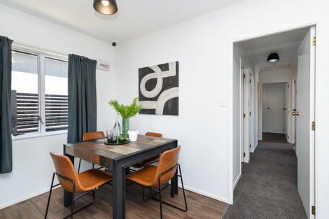 Photo of property in 2 Coromandel Court, Roslyn, Palmerston North, 4414