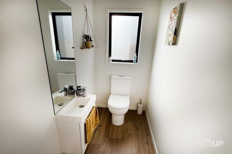 Photo of property in 70 Jacks Landing Drive, Hamilton Lake, Hamilton, 3204