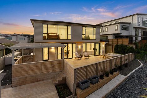 Photo of property in 36 Longshore Drive, Long Bay, Auckland, 0630