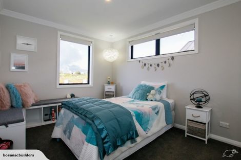 Photo of property in 6 Walter Lawry Road, Paerata, Pukekohe, 2124