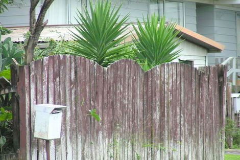 Photo of property in 21 Glenfinn Place, Massey, Auckland, 0614