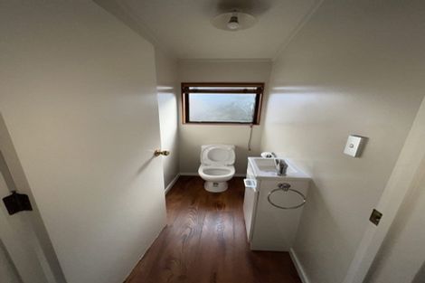 Photo of property in 4 Oystergrove Road, West Harbour, Auckland, 0618