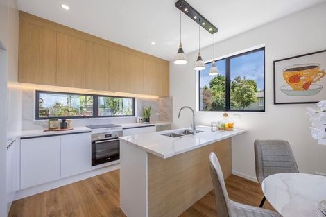 Photo of property in 17e Bruce Road, Glenfield, Auckland, 0629
