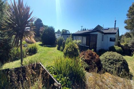 Photo of property in 33 Clifden Highway, Tuatapere, 9620