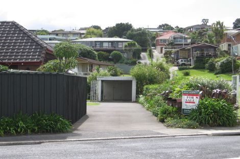 Photo of property in 2/22 Inga Road, Castor Bay, Auckland, 0620