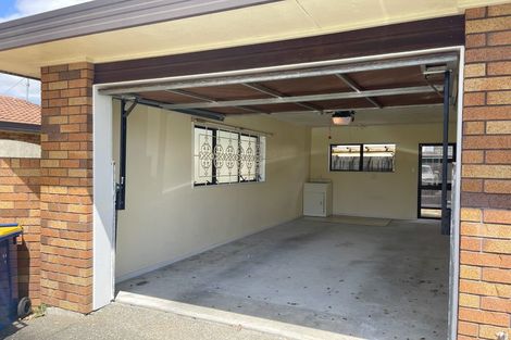 Photo of property in 15b Roberts Road, Te Atatu South, Auckland, 0610