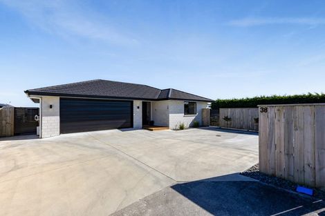 Photo of property in 38 County Drive, Hawera, 4610