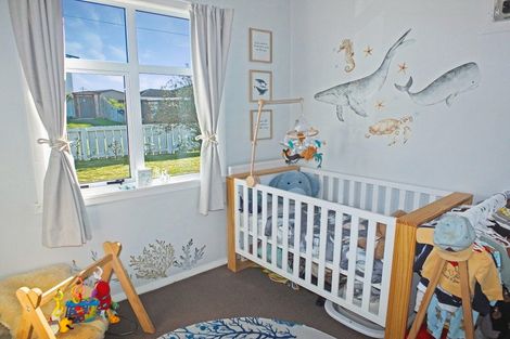 Photo of property in 5 Huia Street, Foxton Beach, Foxton, 4815