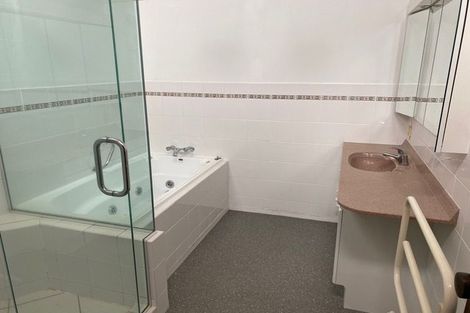 Photo of property in 1/36 Beechwood Road, Rothesay Bay, Auckland, 0630