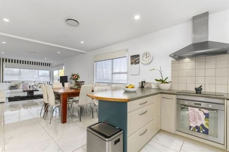 Photo of property in 19 Laurina Road, Sunnynook, Auckland, 0620