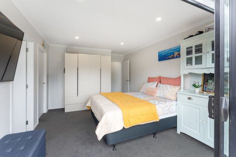 Photo of property in 1 Kikorangi Way, Paraparaumu, 5032