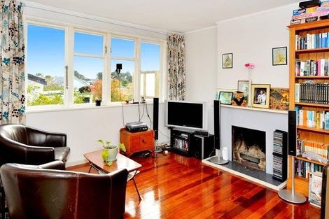 Photo of property in 17 Fraser Road, Narrow Neck, Auckland, 0624