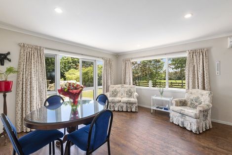 Photo of property in 468 Tararua Road, Levin, 5571