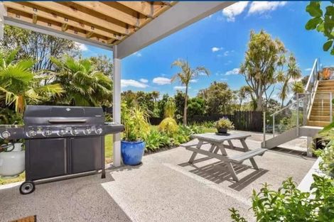 Photo of property in 1086 Beach Road, Torbay, Auckland, 0630