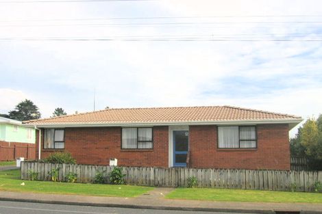 Photo of property in 120 Don Buck Road, Massey, Auckland, 0614