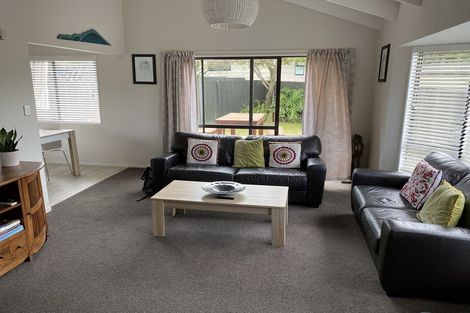 Photo of property in 89 Queens Road, Waikanae Beach, Waikanae, 5036