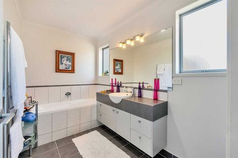 Photo of property in 59 Harry Dodd Road, Drury, 2577